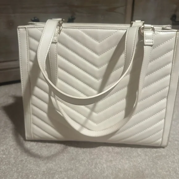 Aldo White and Gold Chain Handbag Purse - Picture 7 of 11